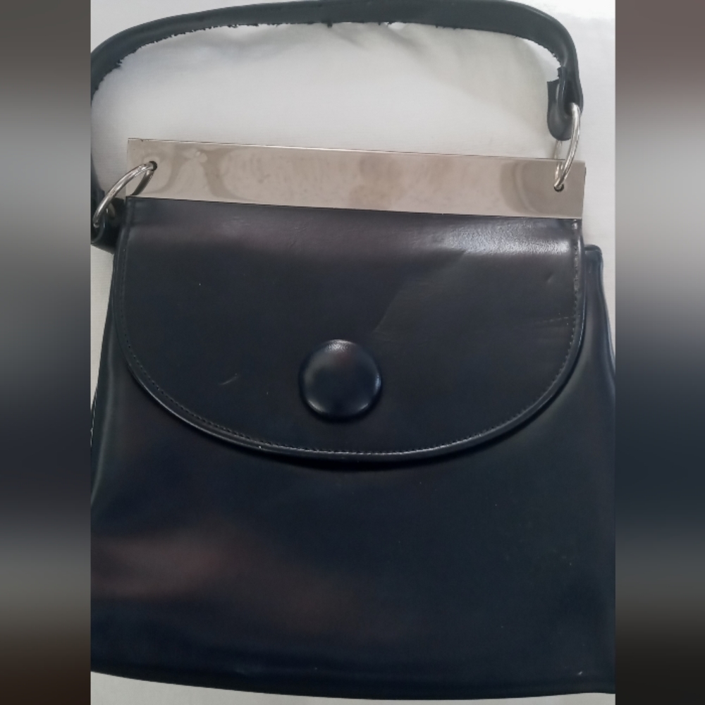 Adorable early 1970s vintage bag vegan navy light weight